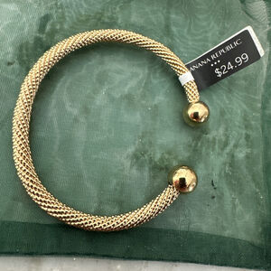 NWT Women's Banana Republic Gold Tone Mesh Cuff Bracelet